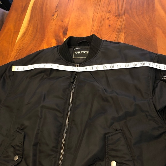 Fabletics Bomber Winter Coat Black Lightweight Oversized Short Puffer Jacket. - Picture 13 of 16